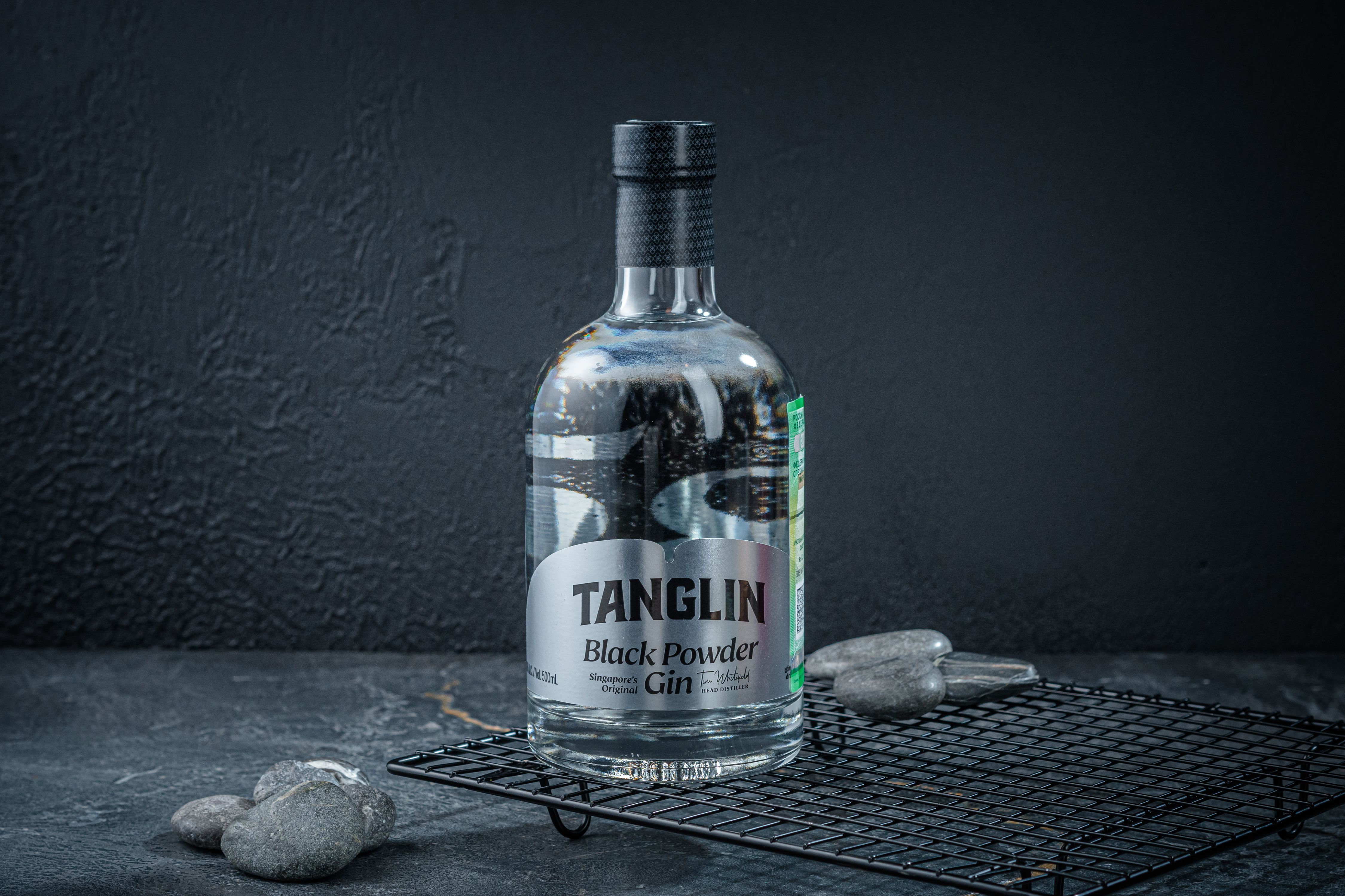 Tanglin Black Powder Gin